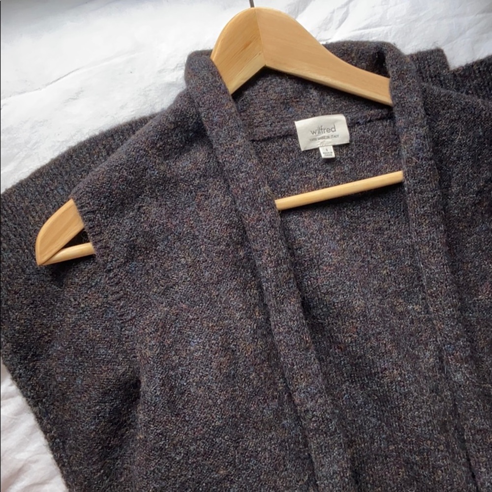 Aritzia // Wilfred Olivie Sweater Vest Cardigan